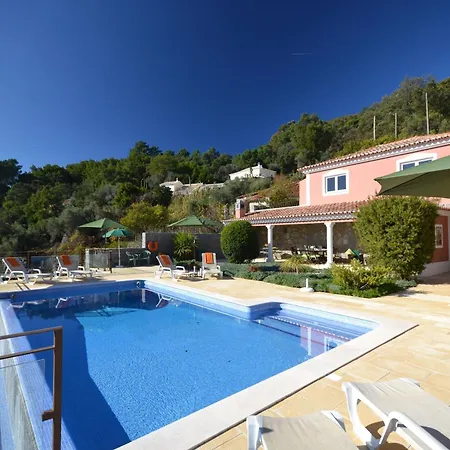 Luxurioese Privatvilla Mit Infinity Pool